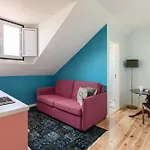 Joivy Flats Next To Rossio Square And Main Lisbon Attractions